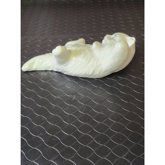 Vintage White Fluffy Ceramic Cat Figurine Laying Down with Belly Up - Picture 4 of 10